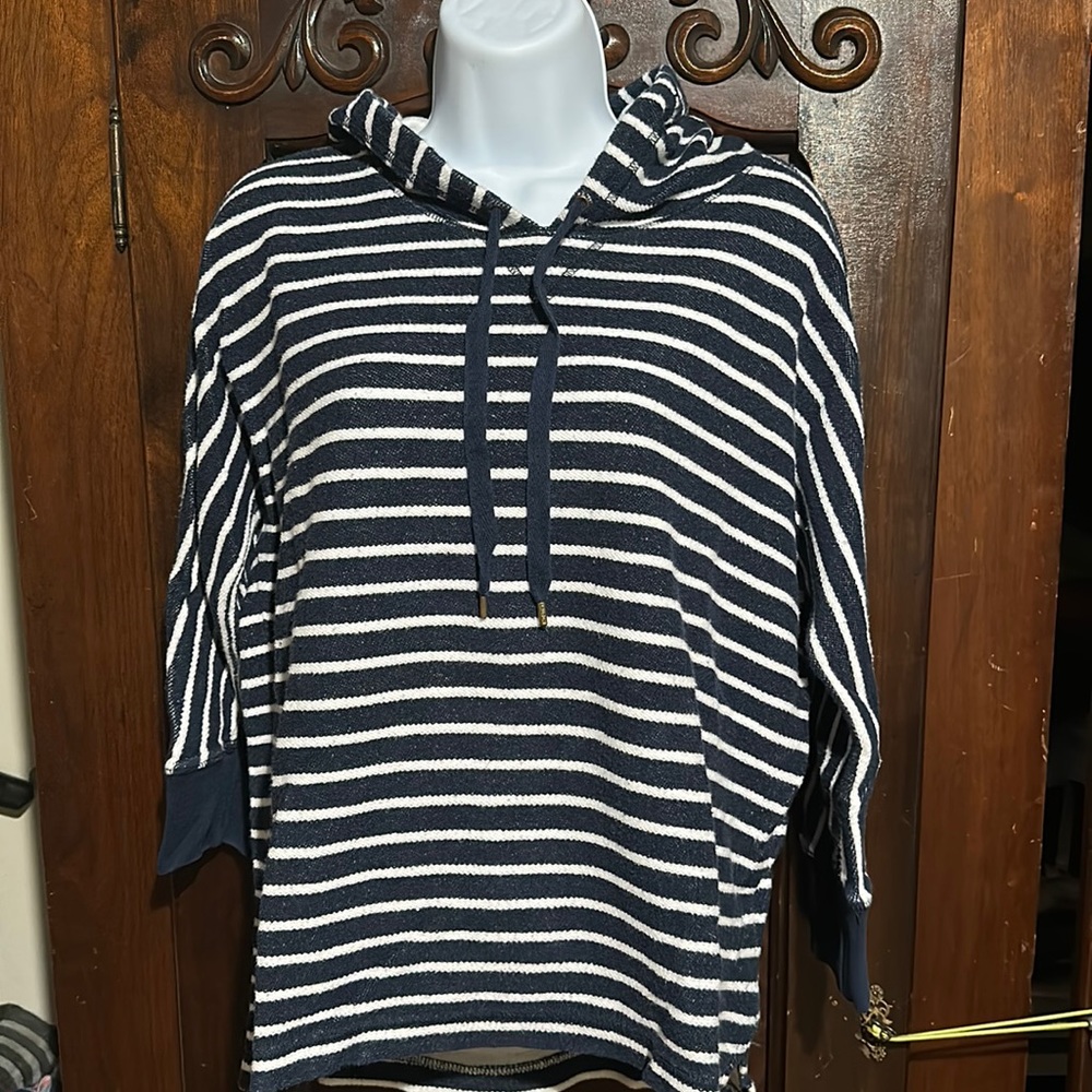 Lauren Jeans Co. Hooded sweatshirt Navy/white stripes.